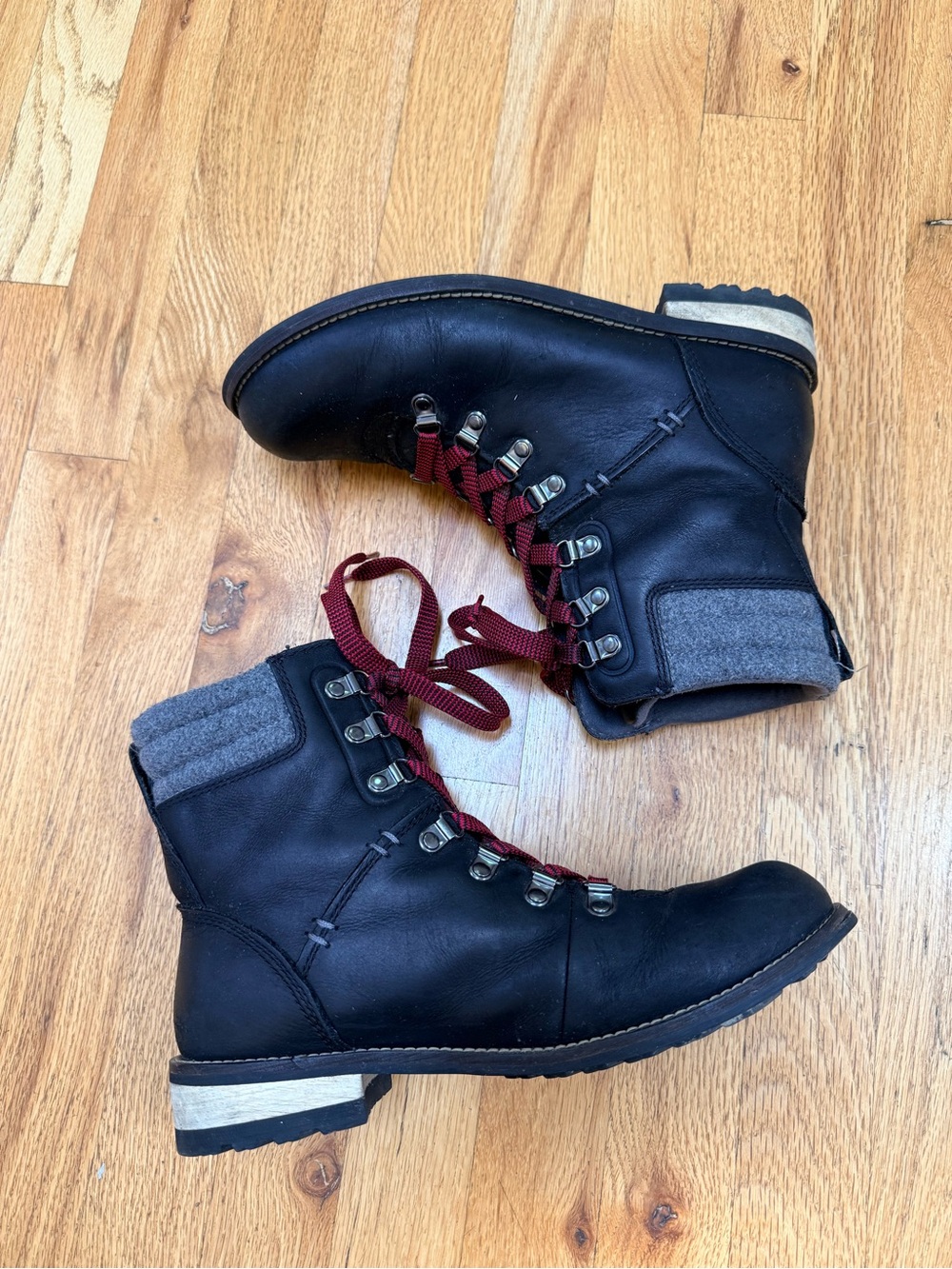 Kodiak Black with Red Laces, Waterproof & Sturdy Boot for Adventures & Fashion - Picture 5 of 9